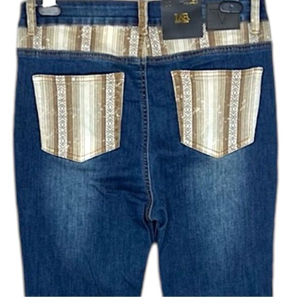 Lucky & Blessed Women's Brown Aztec Print Cuffed Dark Wash Denim Flare Jeans NWT - Picture 4 of 12